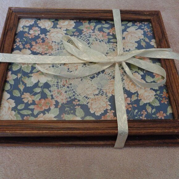 RETRO VINTAGE FRAMED DOILYS & FLORALS PAPERS PICTURES UNDER GLASS SET 2 - Picture 2 of 6